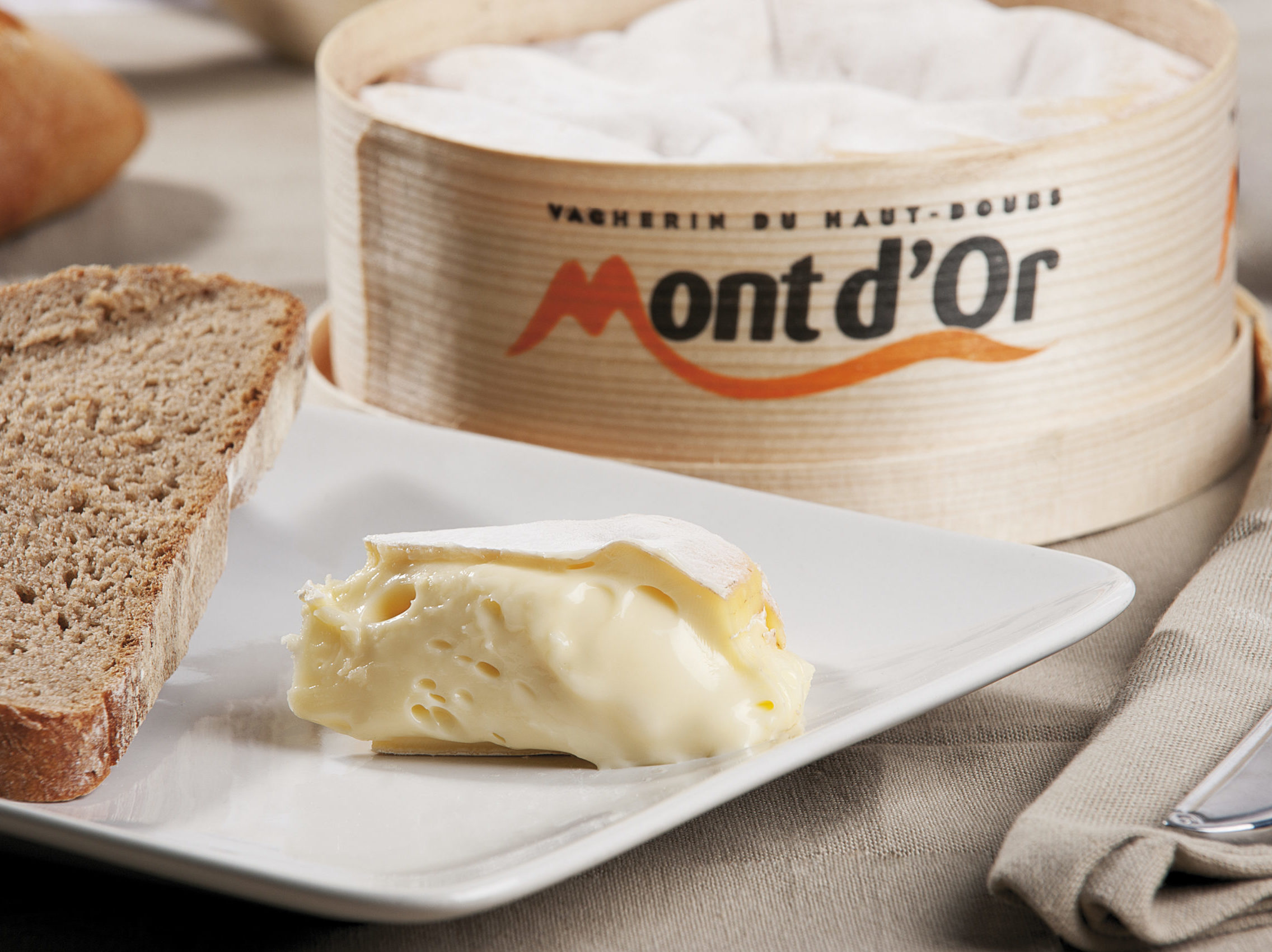 Mont-d_or-coupé_genisset-photos-scaled-e1589964112657.jpg