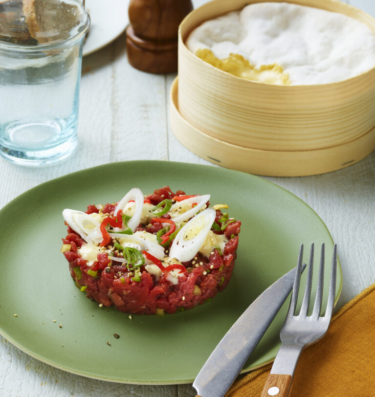 Tartare de boeuf à l’asiatique au MONT d’OR AOP